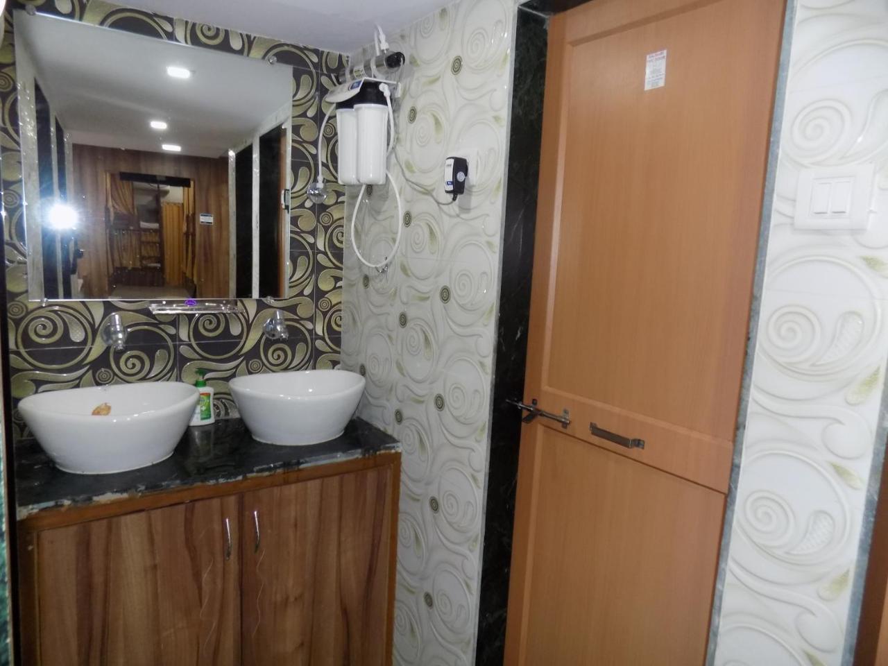 Metro Inn Dormitory Мумбаї Екстер'єр фото